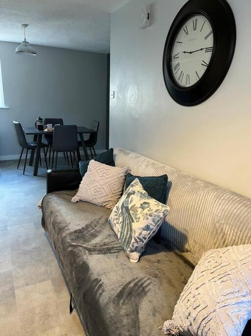 Seaside Apartment - 2 Storey 2 Bedrooms باليكاسل المظهر الخارجي الصورة